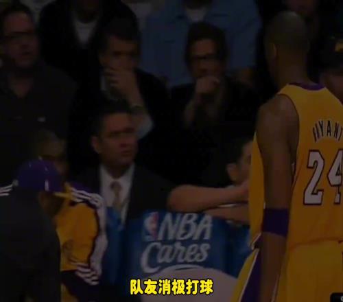 NBA球星都是如何發(fā)泄情緒的，一個(gè)二個(gè)的太狠了