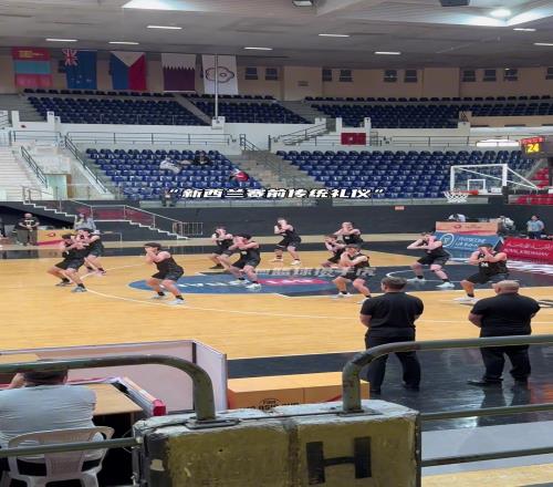 新西兰男篮U18在战我们男篮U18前,也祭出了毛利战舞!