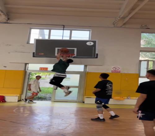 戴眼鏡就要好好讀書?。。。〈蚴裁辞?！