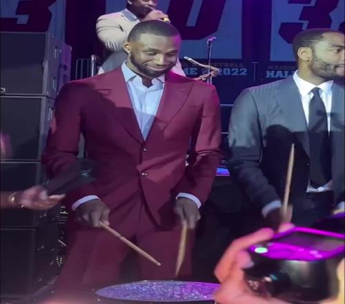 剛加入熱火的嘴哥還是顯得太靦腆了