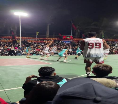 職業(yè)的！是嗎好，那我給你來個職業(yè)的扣籃...