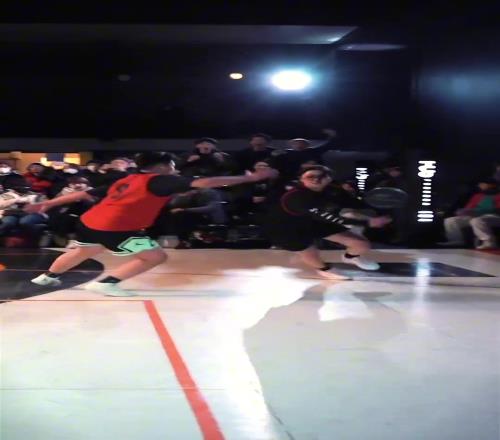 日本女球員單挑對決，哪個進球最帥！