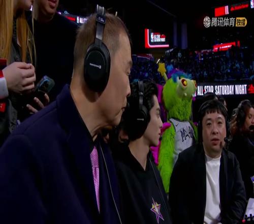 王鶴棣：雙胯下扣籃太夸張了如果吊個(gè)威亞我應(yīng)該可以！