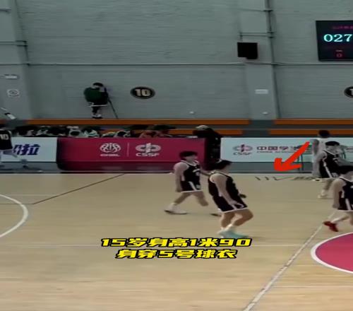 15歲身高1米90！李月汝親妹妹耐高分區(qū)賽首秀，砍8分8籃板！