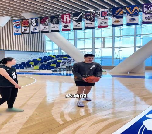 打情罵俏是吧！所以你倆誰(shuí)厲害