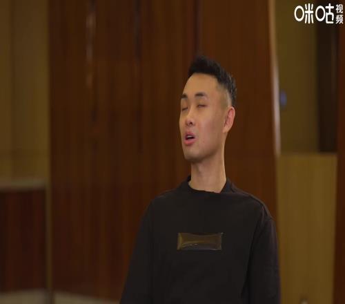 原帥：有一次繼偉的一個(gè)朋友說(shuō)我神經(jīng)病怎么老能看見(jiàn)我練球呢