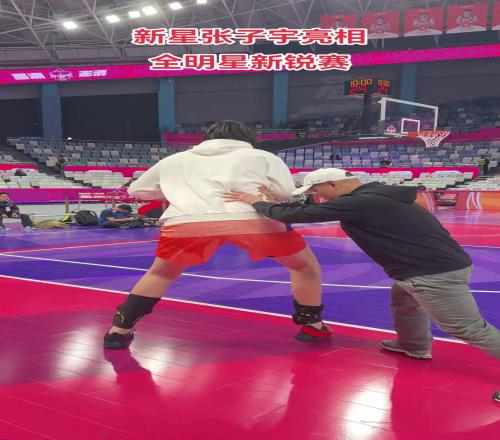 張子宇是很謙和勤奮的一個(gè)小女孩，必成大器，加油！