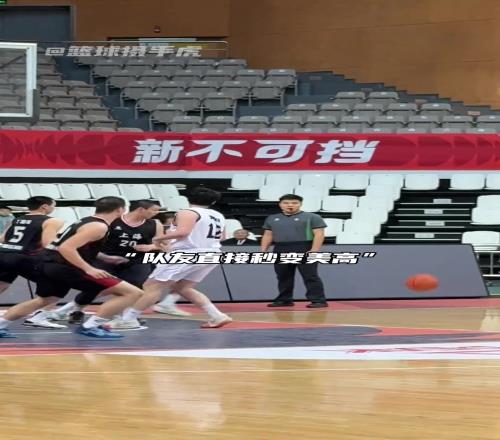 看到炸裂的隊友，朱正以為自己回美高了...