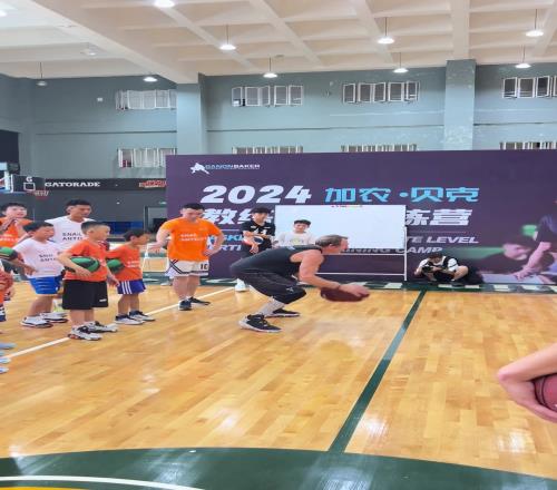 来自NBA球员训练师加农贝克!