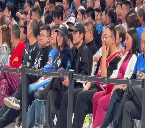 大明星來了！袁弘和張歆藝夫妻來觀戰京晉半決賽
