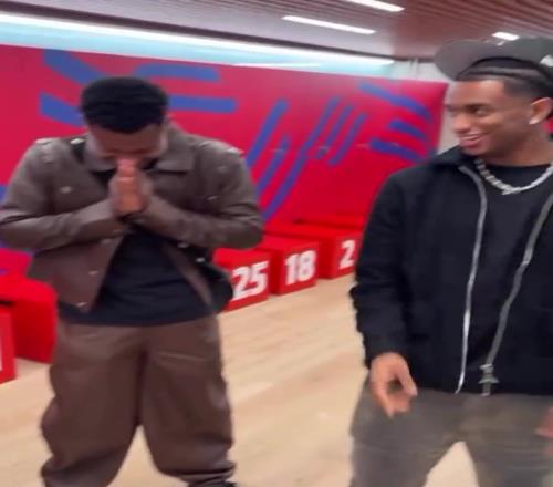 亞馬爾這大喇叭褲子哪裏找來的，要不要跟孔德學一下穿搭啊