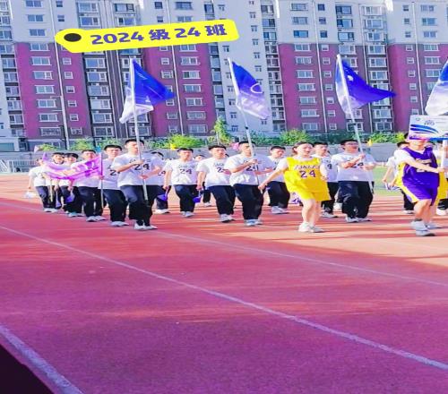 某中學辦運動會2024級24班同學集體身穿科比24號球衣