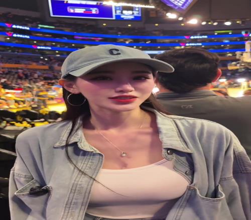 超美湖人球迷谈前三NBA球星:詹姆斯、科比、华子