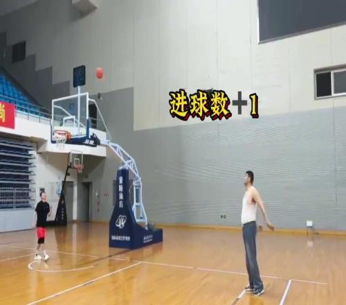 当战神球童真简单啊!刘玉栋宝刀不老三分轻松20连中