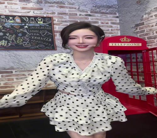 美女主播郭小仙儿：没有赞的话，就再也不摇了！