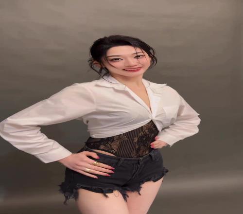 美女主播婧雯的頭盔變裝！還是喜歡變裝後的穿搭哈