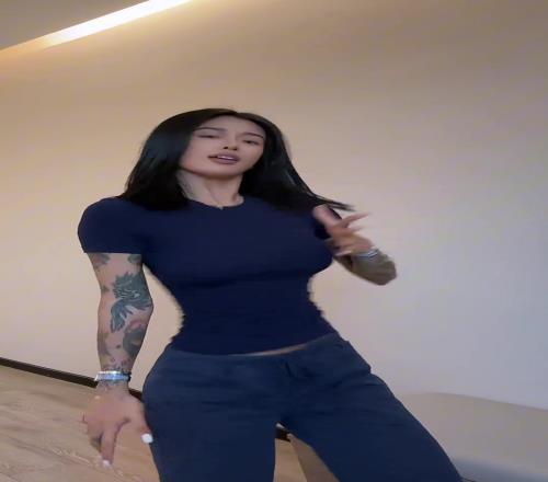 李添荣女友晒热舞视频,咋有点像三井寿呢
