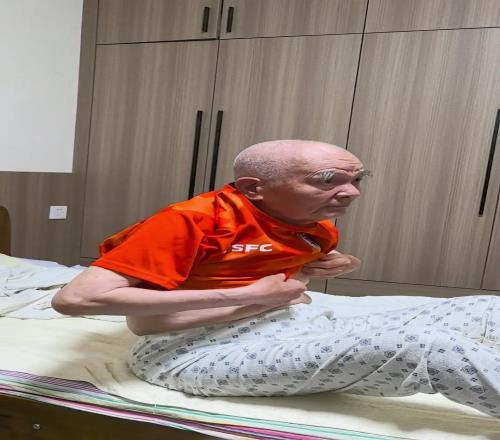 阿爾茨海默病可以讓他認不出自己的兒子，卻忘不了泰山隊的比賽