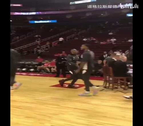 這下雷霆三少全在火箭打過球了！威少哈登還會回火箭嗎