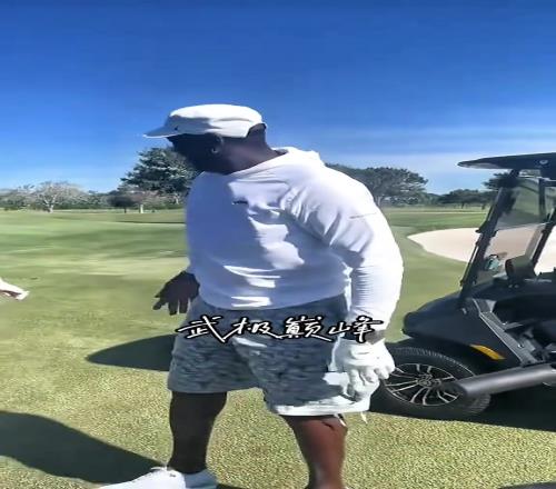 心情大好!乔丹打高尔夫去了