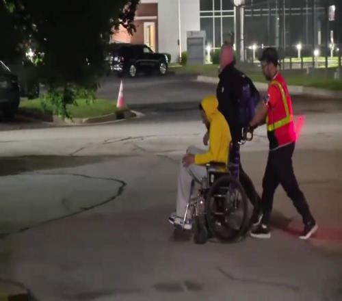 哈裏伯頓雖然被推著走，但是受到了雷霆所有球迷的尊重...