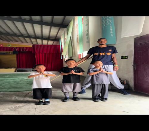 少林寺童子功震惊文班!小孩哥半年后:不知我师弟NBA打怎样了