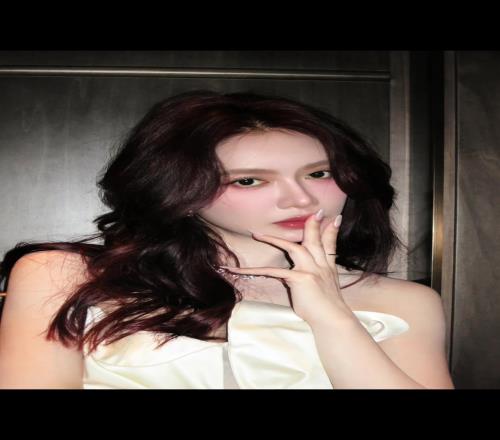 美娜晒视频:今天不是53,是35了