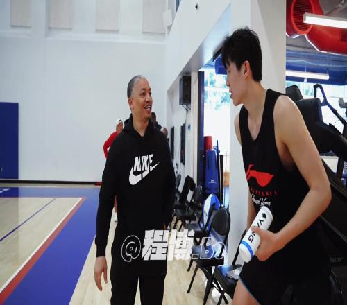 可惜只有30号签!杨瀚森试训快船时,卢指导和他约定“周一见”