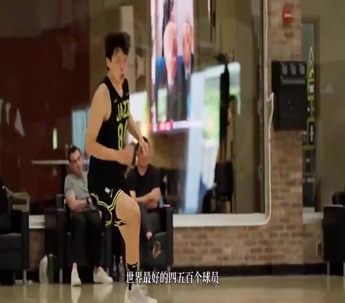 训练师告诫杨瀚森：试训时没有朋友可言！要像姚明一样统治一切！