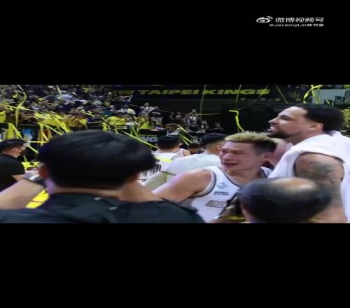 林书豪发视频庆祝夺冠:我们是冠军!Backtoback!