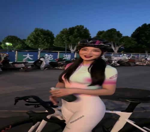 徐州女球迷:女人的嘴开过光的