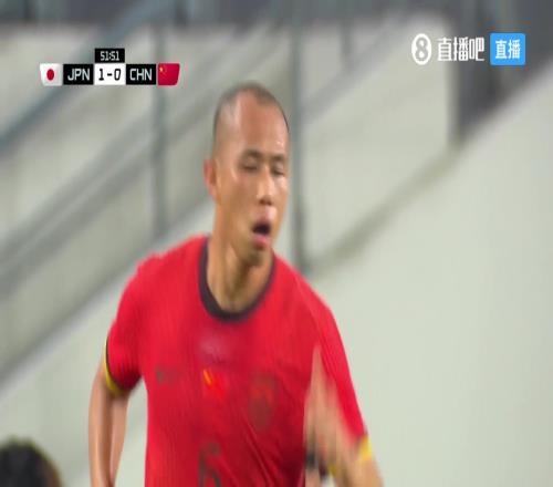 單後腰這塊！董路：黃政宇都前插啦，想當法比安魯伊斯啊