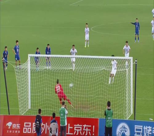 神勇！宿遷隊門將陸天宇飛身撲出無錫隊點球，比分仍為01