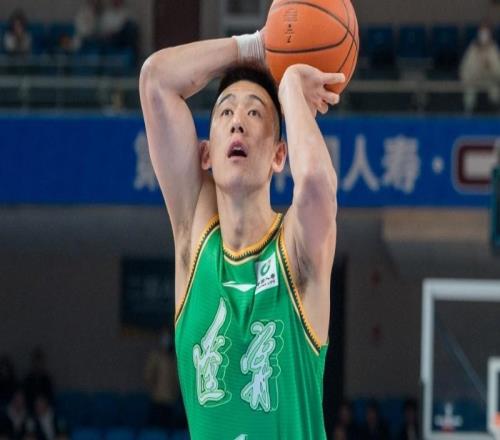 上海5連勝暫升第一：張鎮(zhèn)麟戰(zhàn)舊主16分漸入佳境兵強馬壯劍指沖冠