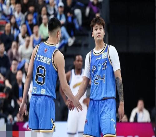 真相大白！北京男籃輸球原因曝光，周琦做不了核心，徐利民無(wú)戰(zhàn)術(shù)
