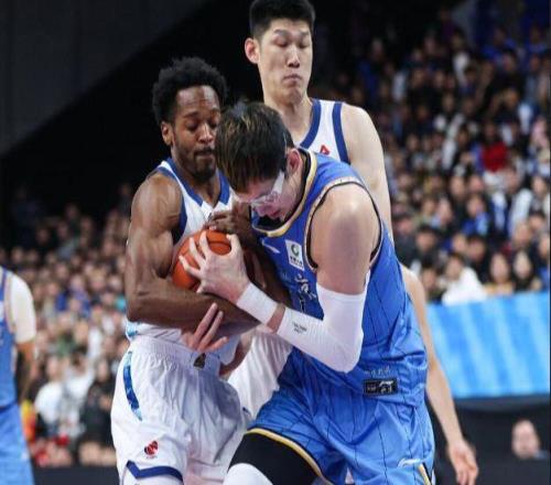 北京輸球揪出最大毒瘤！4失誤+在場(chǎng)輸14分，你配是核心的稱號(hào)嗎