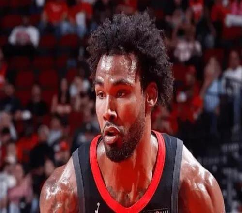 13+4+2！感謝伊森防住東契奇，烏度卡說出心里話，不給首發(fā)有苦衷