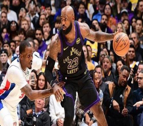 詹姆斯:今天球队防守可圈可点但失误太多很难回防