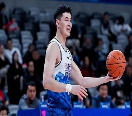 阿不都18+10+7統(tǒng)治賽場半個月從質(zhì)疑聲中翻身，劉煒找對說明書