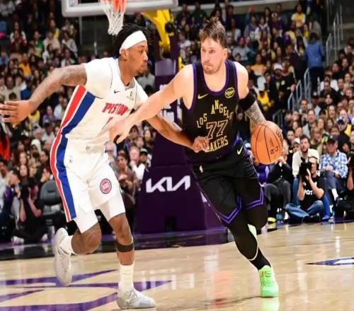 東契奇8失誤，湖人末節(jié)崩盤！老詹17投17分&雙塔4籃板，CC轟27+11