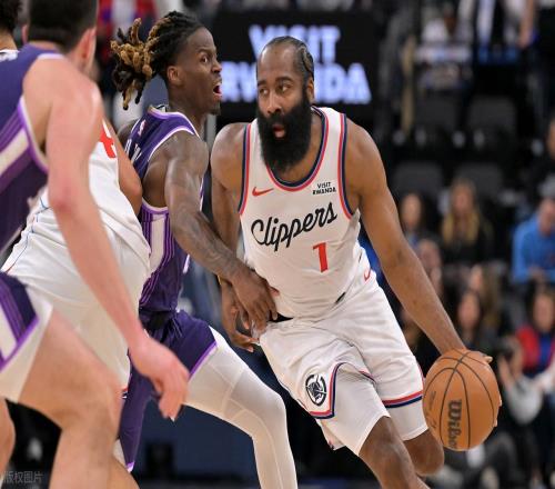 北伐5连胜！哈登抢断里程碑！状态持续火热，小卡33+5+5打爆国王