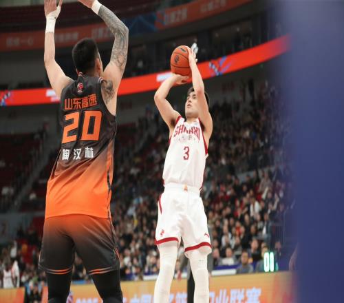 三連敗的山西男籃！潘江采訪引球迷熱議，前教練直言：皇帝的新裝