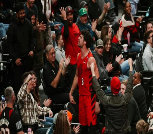 大黑馬！力壓詹杜+場(chǎng)均25+7+7，他才24歲啊，前途一片光明