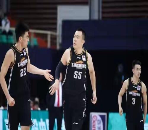 4連?。∵|籃一項(xiàng)數(shù)據(jù)，排聯(lián)盟倒數(shù)第3，球迷4年時(shí)間，敗光家底