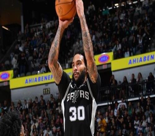 生涯最強(qiáng)之戰(zhàn)！尚帕涅11記三分刷新個(gè)人&馬刺隊(duì)史紀(jì)錄