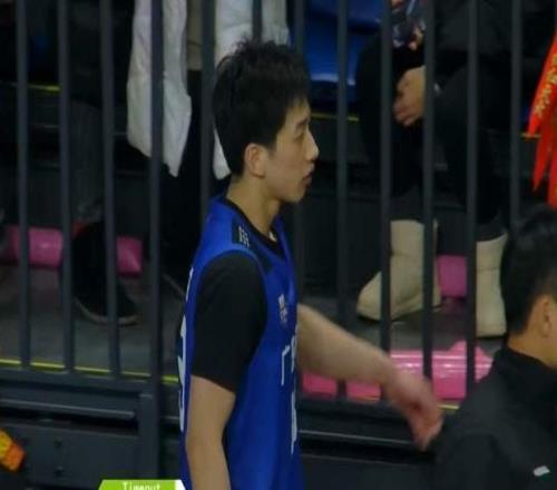 遺憾！廣東加時(shí)苦戰(zhàn)惜敗，慘遭雙殺丟冠，杜鋒愛(ài)將爆發(fā)空砍37+10