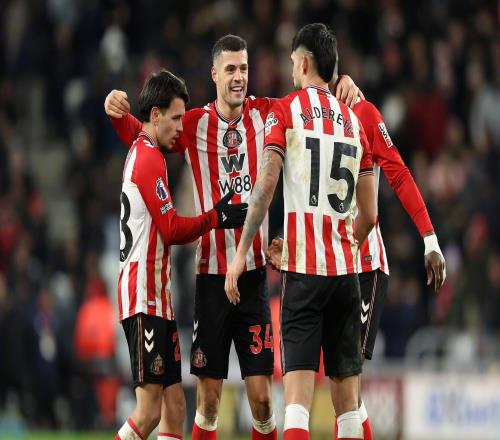 坚固的堡垒，本赛季英超只有阿森纳和桑德兰保持主场不败