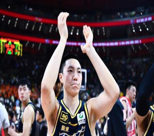 手握頂薪場(chǎng)均僅8分！廣東男籃第一混子出現(xiàn)，他憑什么進(jìn)國(guó)家隊(duì)