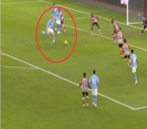 哈蘭德罕見(jiàn)“吐餅”，曼城錯(cuò)失良機(jī)被阿森納拉開(kāi)4分