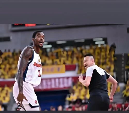 廣東對陣北京比賽名單出爐，奎因缺陣，曾凡博復(fù)出，廣東沖9連勝